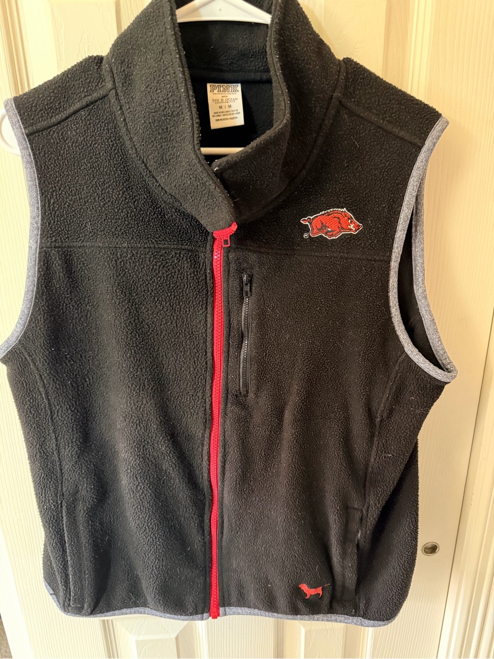 PINK Victoria's Secret Y2K Arkansas Razorbacks Black Fleece Vest
